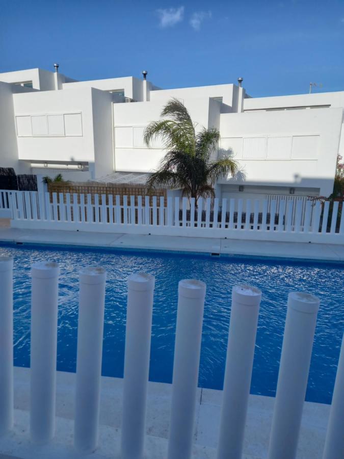 A Levante Conil- Solo Familias Y Parejas Conil de la Frontera Kültér fotó